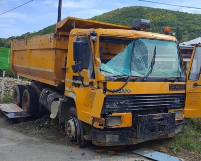 Cilat janë lidhjet mes kamionëve në barrikadën në Banjskë dhe Millan Radoiçiqit?
