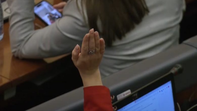 Afati kushtetues po afron, pasiguritë për formimin e institucioneve mbeten