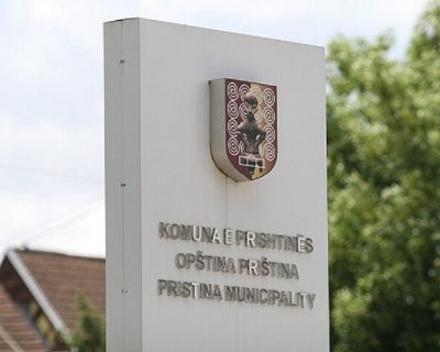 Pse komuna e Prishtinës lejon identifikimin e historisë së saj nga propagandues diplomatik serbë?