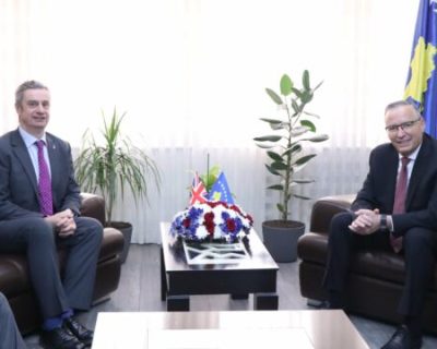 Ambasadori britanik takon Bedri Hamzën, e uron që u nominua si kandidat për Kryeministër nga PDK