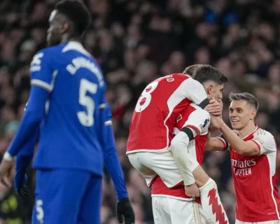 Arsenali “shkatërron” Chelsean dhe shkëputet në krye