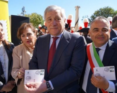 Tajani: Marrëveshja me Shqipërinë është kundër trafikantëve të migrantëve
