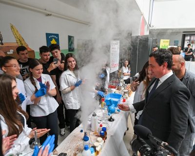 Kurti mori pjesë në ditën hapëse të `Panairit të Shkencës dhe Kulturës`