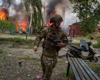 Rusia i vazhdon sulmet në rajonin e Harkivit, ku Putini synon të krijojë “zonë neutrale”