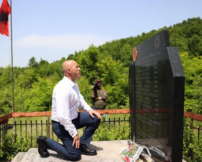 Haradinaj në Kaçanik, nderon dëshmorët dhe martirët e kësaj ane