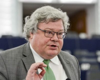 Politikani gjerman s’përmbahet, i reagon ashpër Borellit pas urimit për qeverinë e re serbe