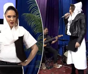 Adelina Ismaili shfaqet me veshje kombëtare në emisionin e saj, teksa interpreton live këngën “Me gojë hapur ka mbetur Serbia”