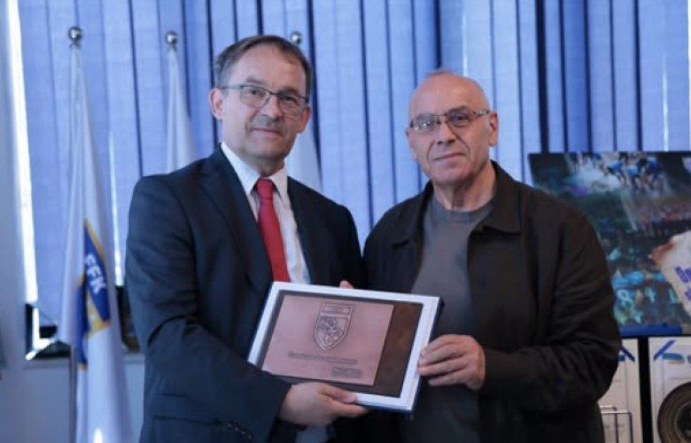 Ademi pret ambasadorin austriak, flasin për ndeshjet Kosovë-Austri