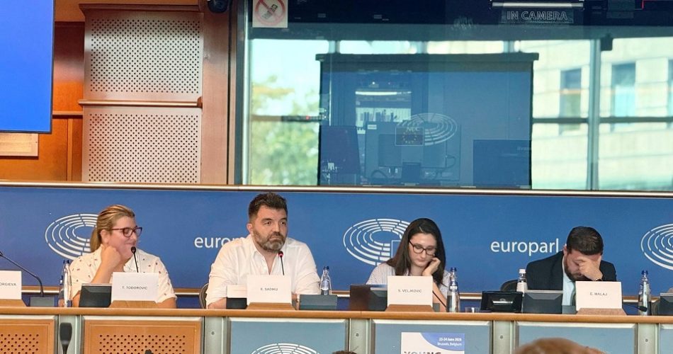 Sadiku në Parlamentin Evropian: Të rinjtë të fuqizohen përmes inteligjencës artificiale, jo të mbrohen prej saj