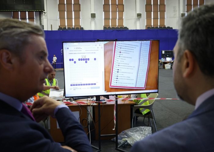 Hargreaves pas vizitës në QKN: Pas certifikimit, është koha që partitë të bëjnë pjesën e tyre