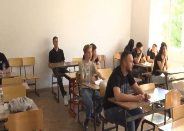 Mbi 19 mijë maturantë iu nënshtruan testit të maturës në 152 qendra testimi