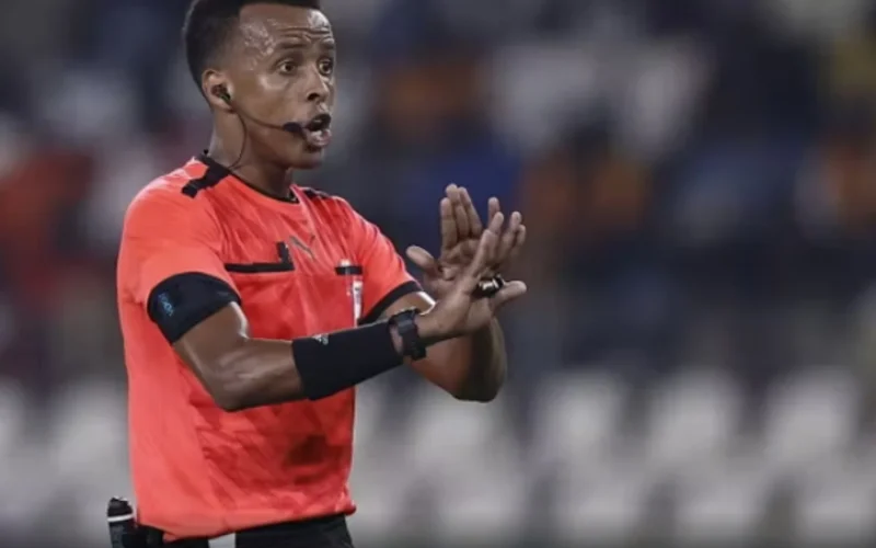 FIFA do të paguajë arbitrin somalez Omar, pavarësisht se nuk u lejua të hyjë në SHBA