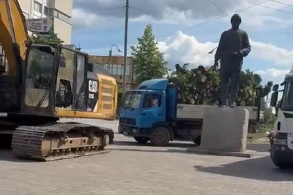 Haziri  Parku i Gjilanit po masakrohet  Prokuroria të hetojë qeverisjen komunale