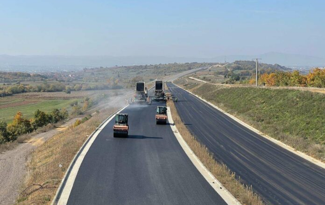 Ministria pagoi 43 mijë euro për punë të pakryera në Autostradën e Gjilanit