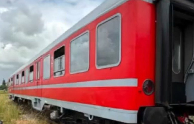 Trainkos pranon pesë vagonë të udhëtarëve të riparuar nga buxhet i Kosovës