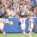 Spektakël golash, Anglia e treta në botë