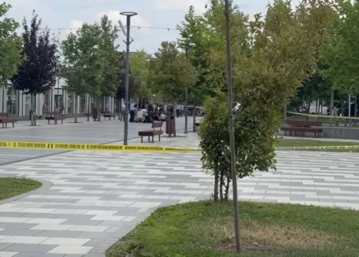 Policia jep detaje për të shtënat me armë në Podujevë, tre persona plagosen – dërgohen në QKUK