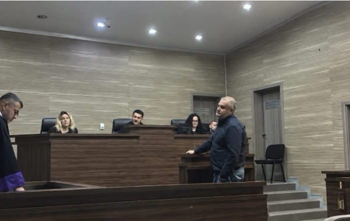 Shpend Ahmeti dënohet me dy vite burgim dhe 5 mije euro gjobë