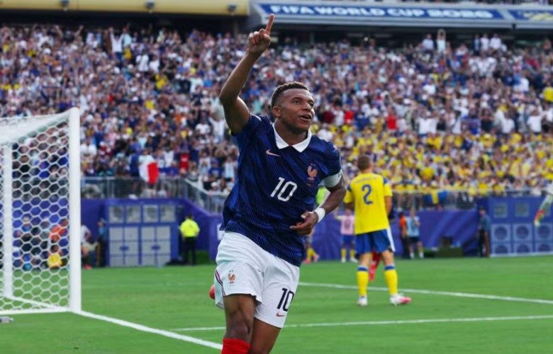 Mbappe i fokusuar te trofeu, jo te dueli me Messin për ‘Këpucën e Artë’