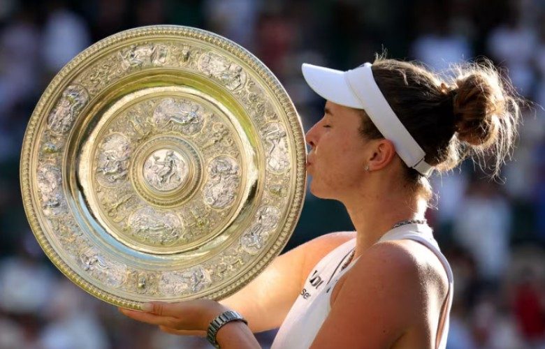 Linda Noskova triumfon në Wimbledon