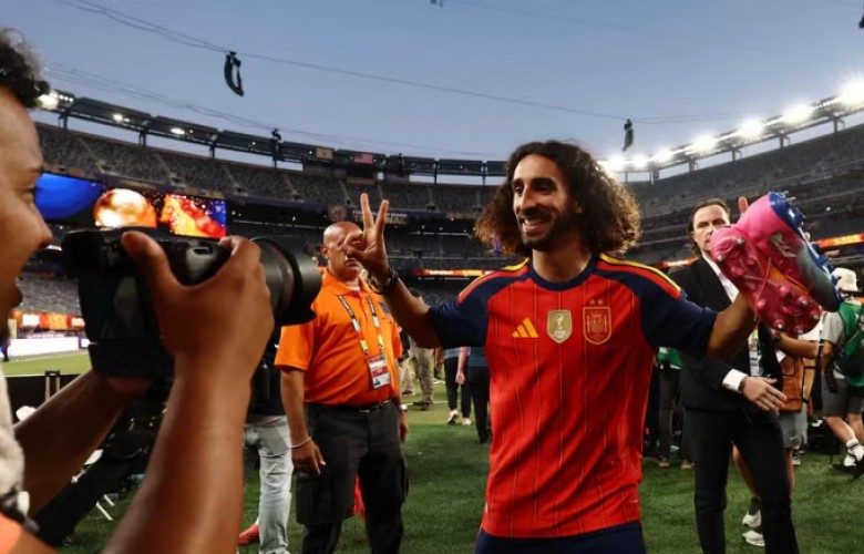 Cucurella mban premtimin, bën tatuazh trajnerin e Spanjës pas triumfit