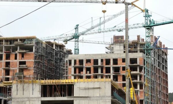 Paralajmërimi për stuhi, Inspektorati porosit punëdhënësit: Siguroni pajisjet, sidomos kranët në vendpunishte