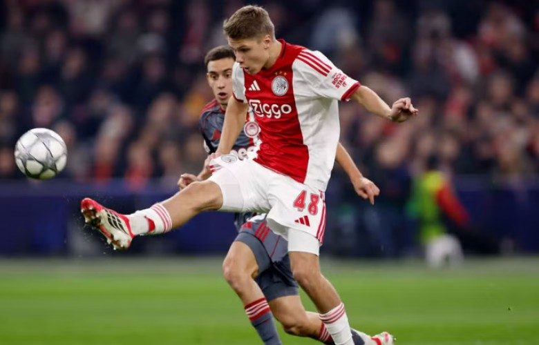 Newcastle firmos me tetëmbëdhjetëvjeçarin e Ajax