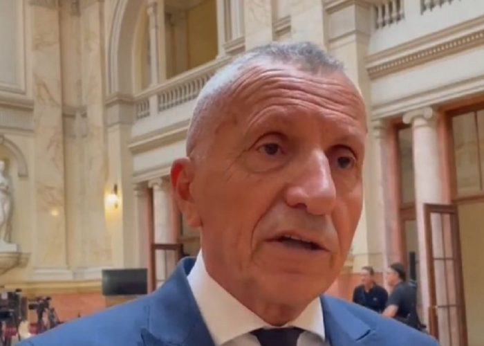 Kamberi: Zgjedhjet e reja në Serbi nuk kanë kuptim pa ndryshim të regjimit